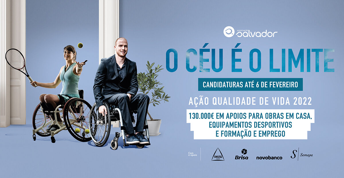 Cartaz, formato horizontal, com a divulgação de candidatura (com informações já constantes na publicação). O cartaz, em fundo azul-acinzentado, apresenta a imagem de duas pessoas em cadeira de rodas e de um vaso com uma pequena planta. Ao fundo surgem os logótipos das empresas que apoiam o projeto.
