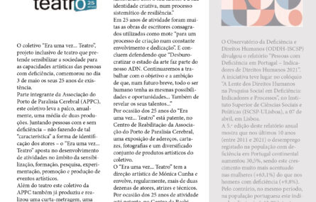 Cópia de página da revista Plural e Singular com notícia relativa aos 25 anos do coletivo Era uma vez teatro. Vê-se ainda uma outra notícia, mas ligeiramente desfocada.
