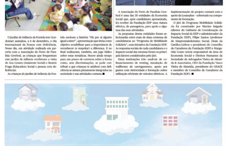 Cópia de página do jornal Vivacidade de dezembro de 2022. A meia página superior é preenchida com duas notícias sobre a APPC. Na parte inferior, ligeiramente esbatida, está meia página com publicidade. Cada uma das notícias da APPC é acompanhada por uma fotografia e imagem.
