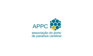 logotipo da APPC composto por texto e imagem. O texto tem a sigla APPC em maiúsculas e associação do porto de paralisia cerebral. A imagem é um haxohono rodado, com favos, a azul, tendo um favo a cor dourada, com a inscrição 50 anos.